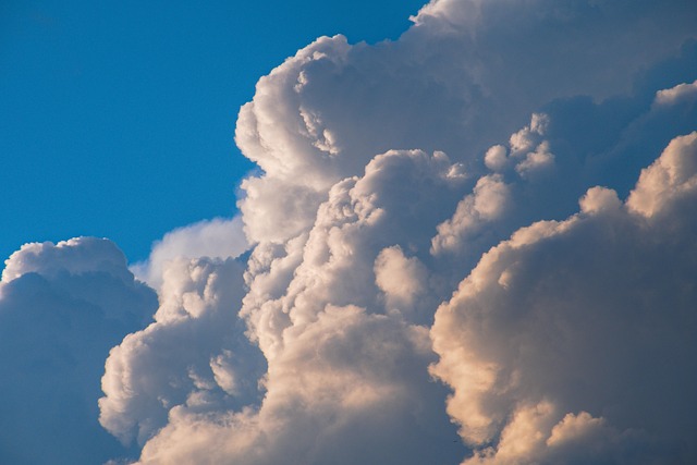 Når naturens kræfter raser: Caribiske øers genopbygning efter orkaner